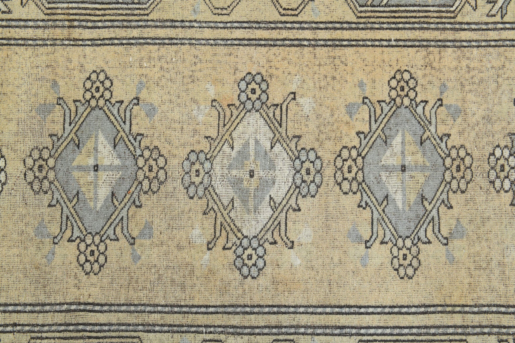 Handmade wool rug from Anatolia, Turkey – Vintage Milas Area Rug 5'7" x 8'8"