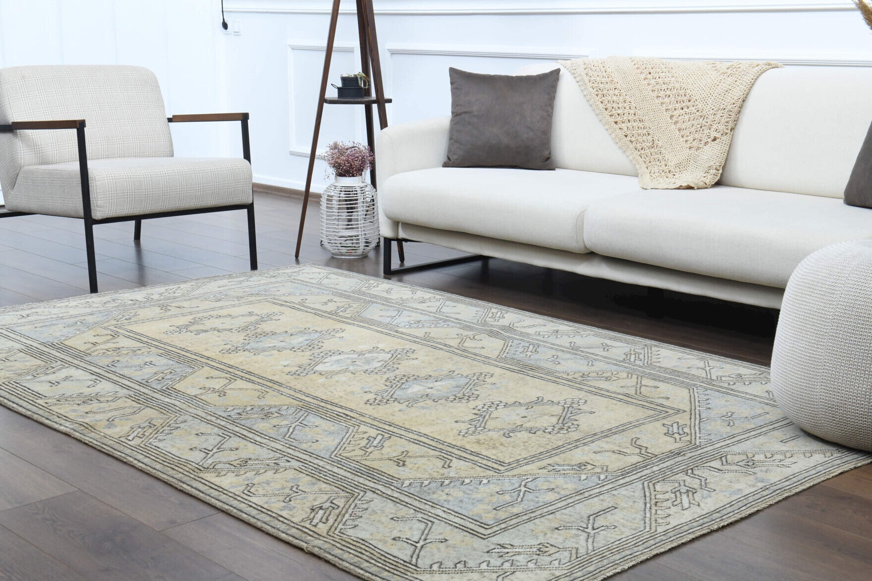 Hand-crafted Anatolian vintage rug Esentac in wool, 1970s
