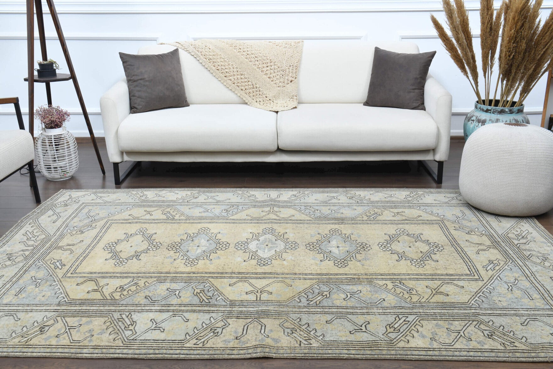 Vintage Milas Area Rug in wool – 1970s piece from Anatolia, Turkey | Fame Rugs
