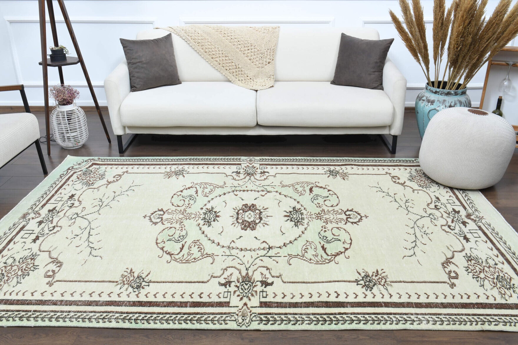 Handmade Area Rug in wool – 1970s piece from Anatolia, Turkey | Fame Rugs