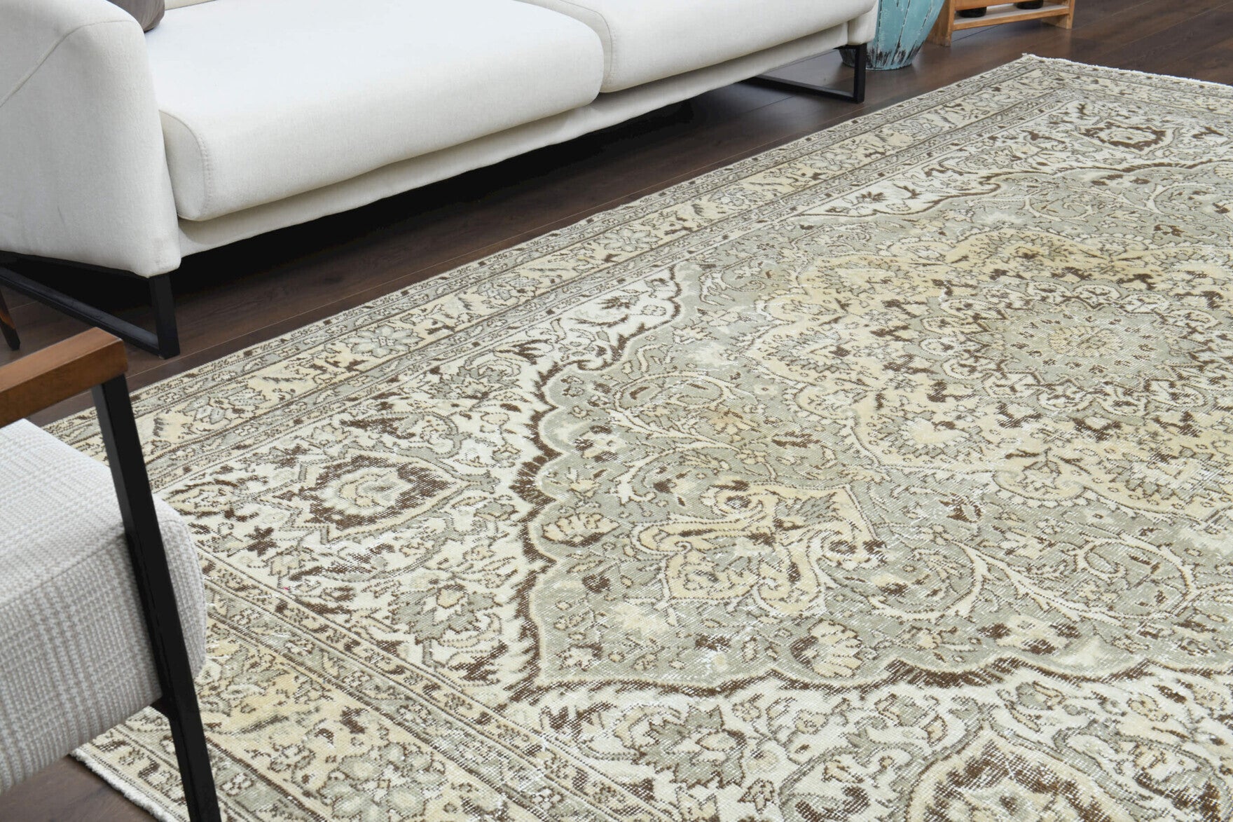 Handmade wool rug from the Persian region – Persian Vintage Area Rug 6'8" x 10'9"