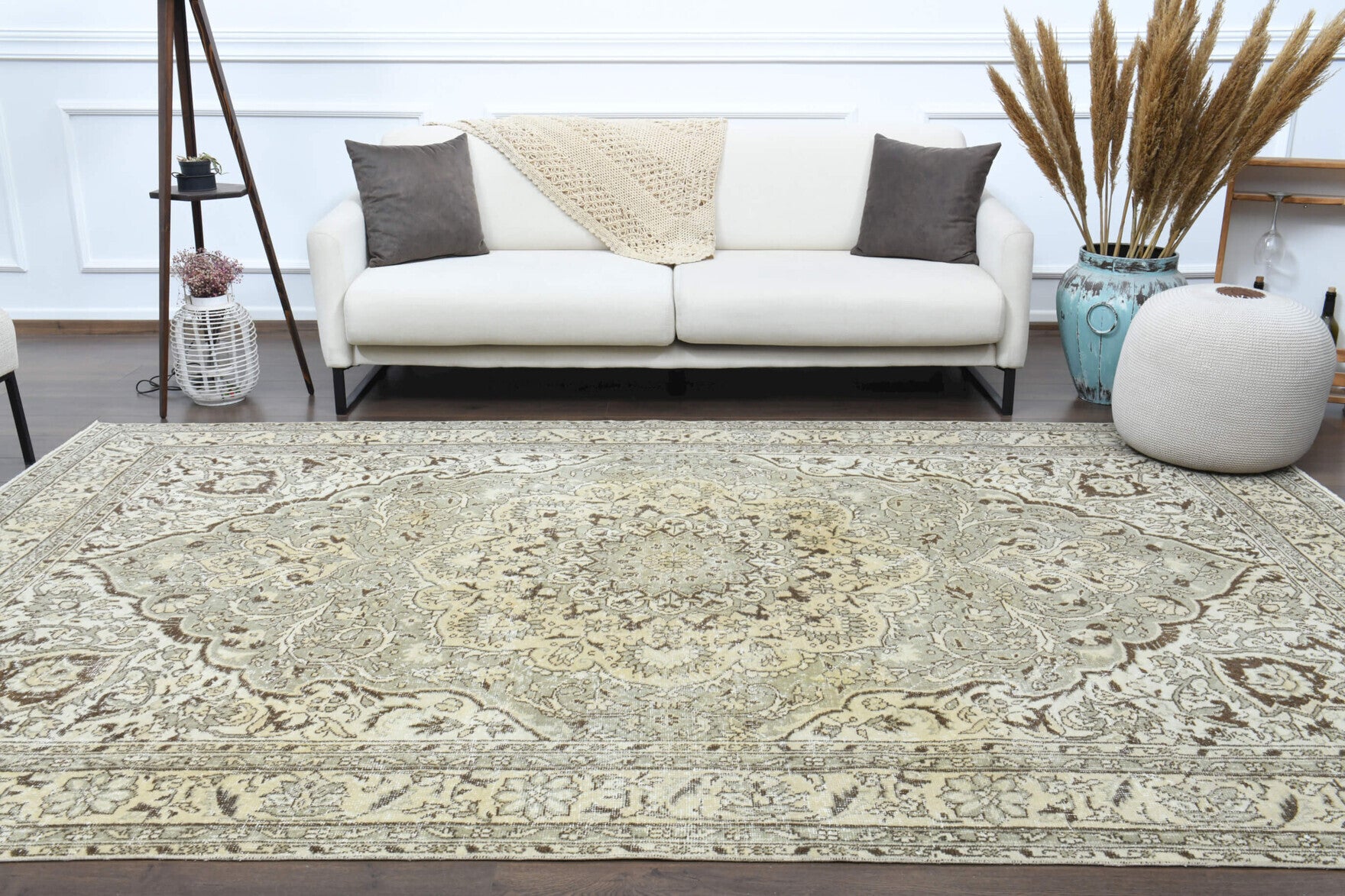 Persian Vintage Area Rug in wool – 1970s piece from the Persian region | Fame Rugs