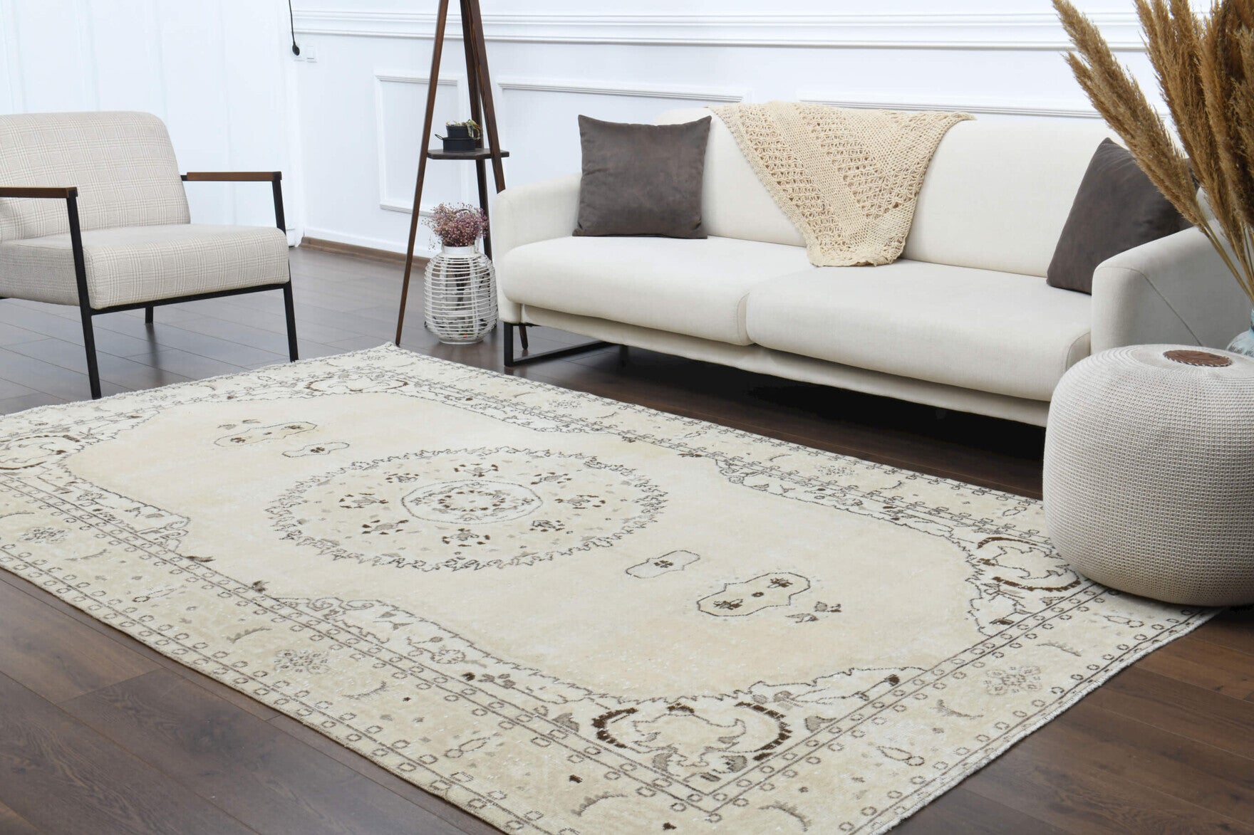 Hand-crafted Anatolian vintage rug Elpilampe in wool, 1970s