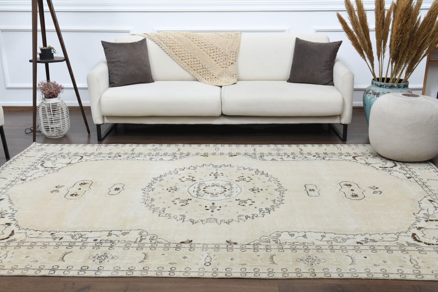 Handmade Medallion Large Area Rug in wool – 1970s piece from Anatolia, Turkey | Fame Rugs