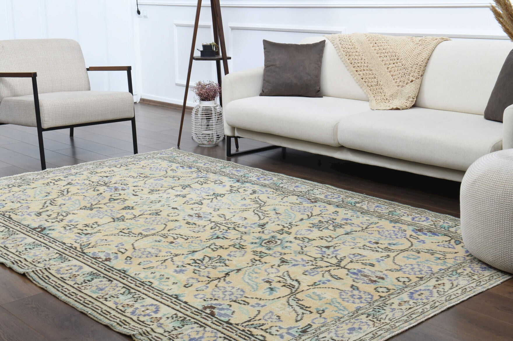 Hand-crafted Anatolian vintage rug Elpigena in wool, 1970s