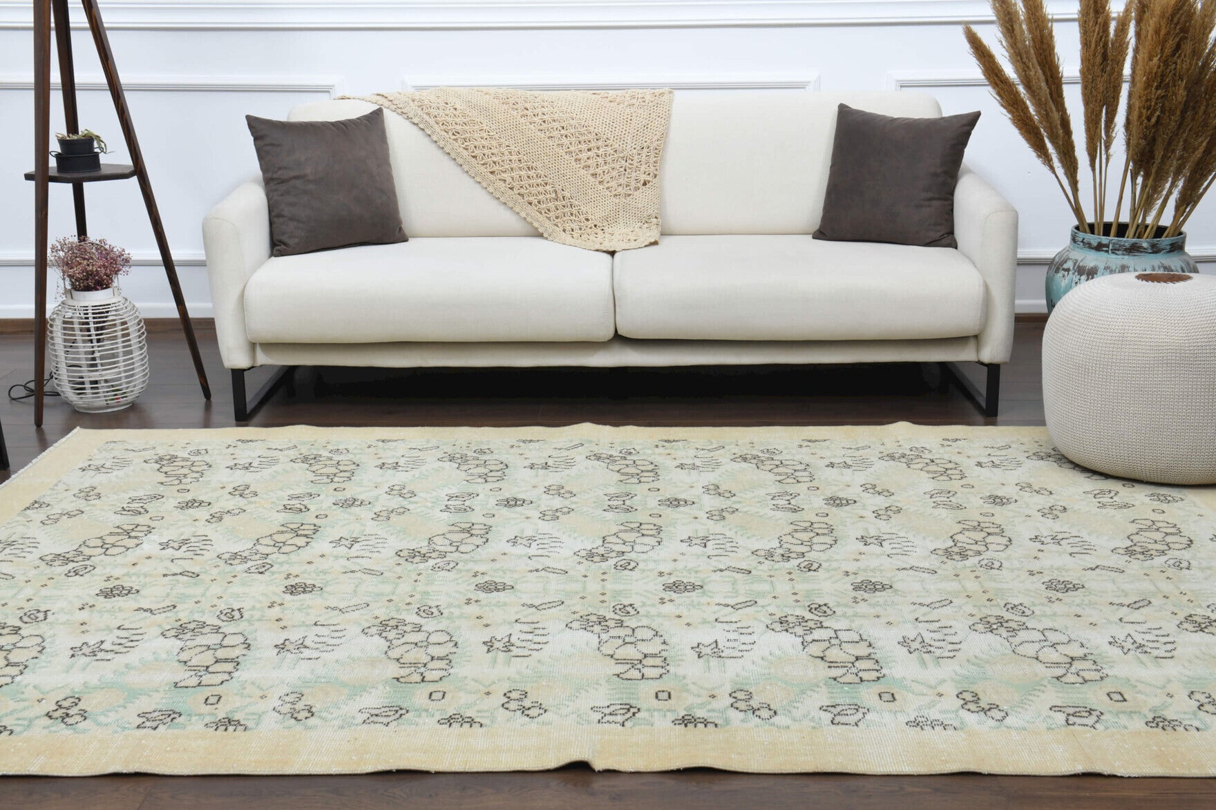 Farmhouse Area Rug in wool – 1970s piece from Anatolia, Turkey | Fame Rugs