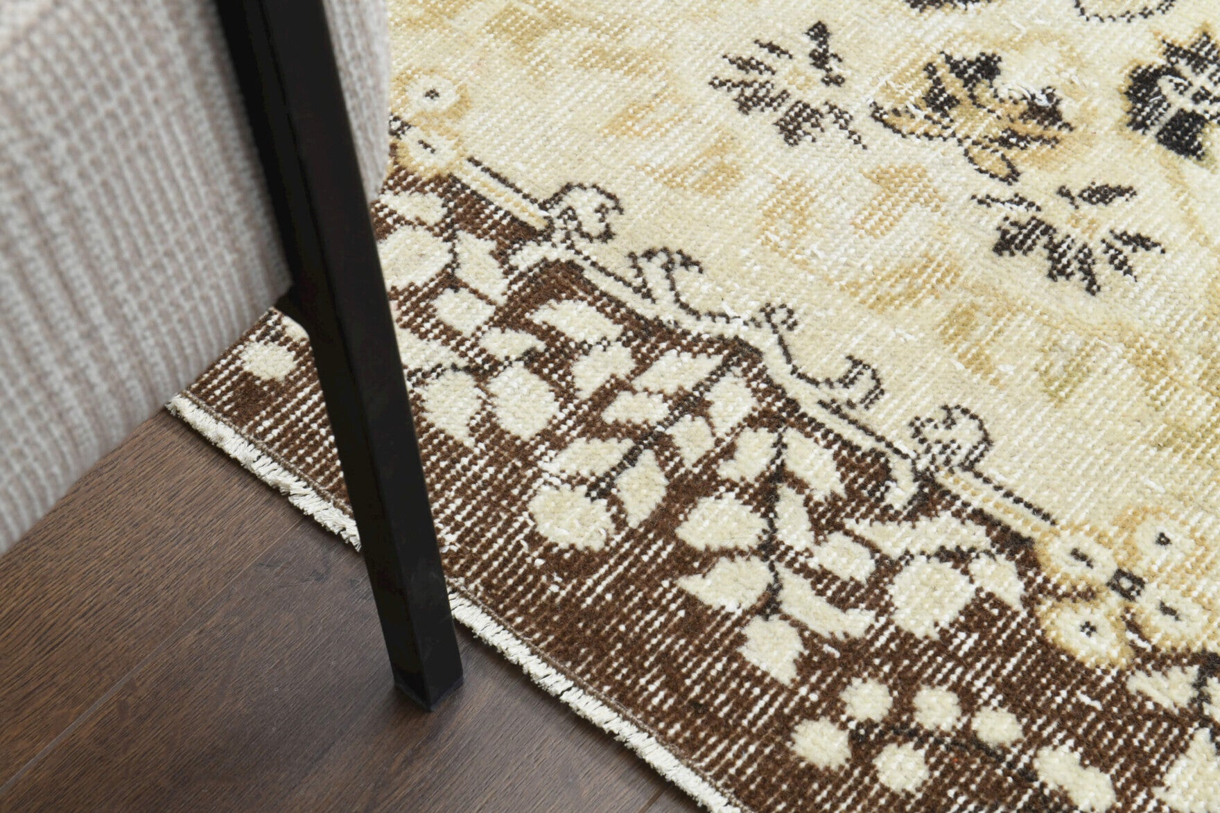 Authentic Anatolian vintage area rug (1970s) with oriental design – one-of-a-kind at Fame Rugs