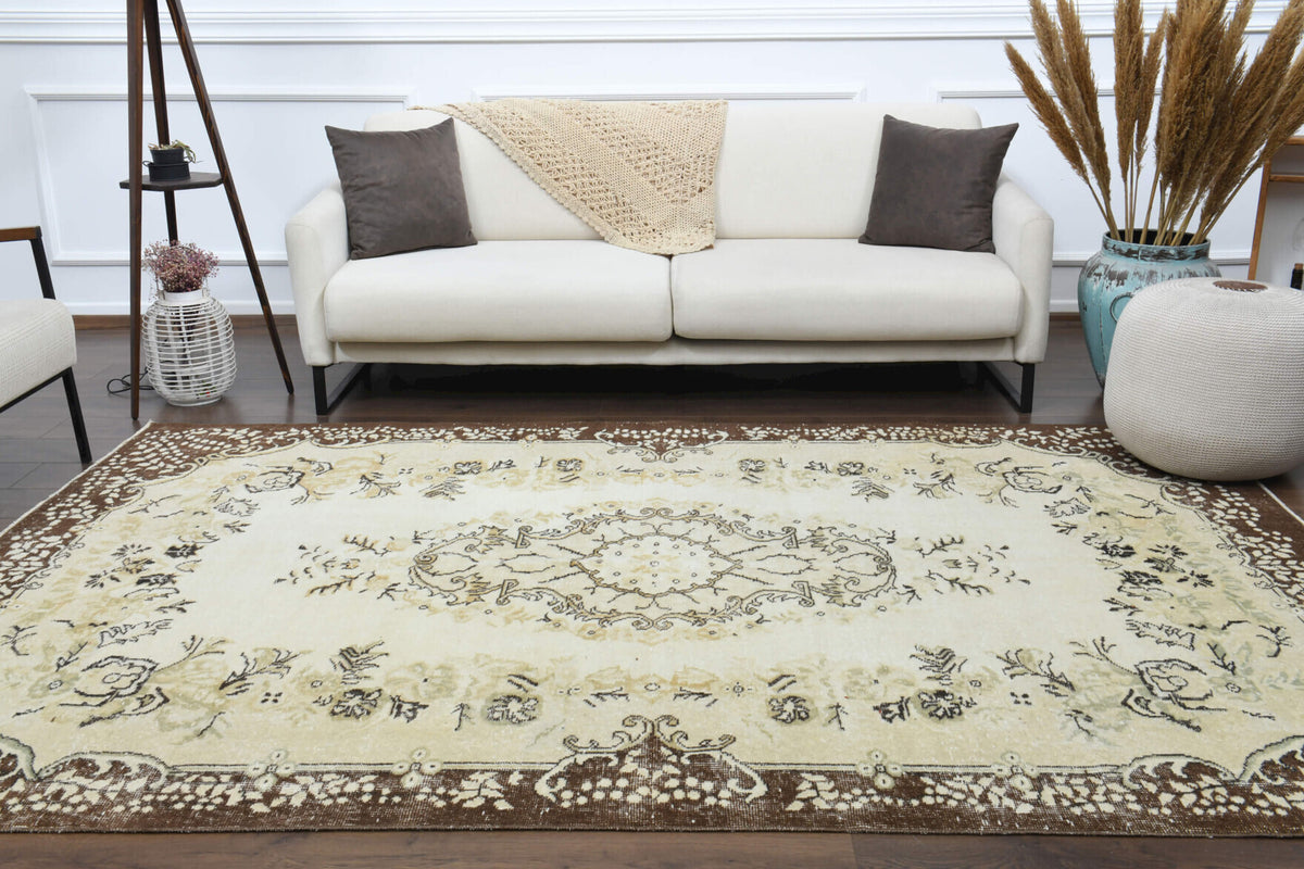 Handmade Vintage Rug in wool – 1970s piece from Anatolia, Turkey | Fame Rugs