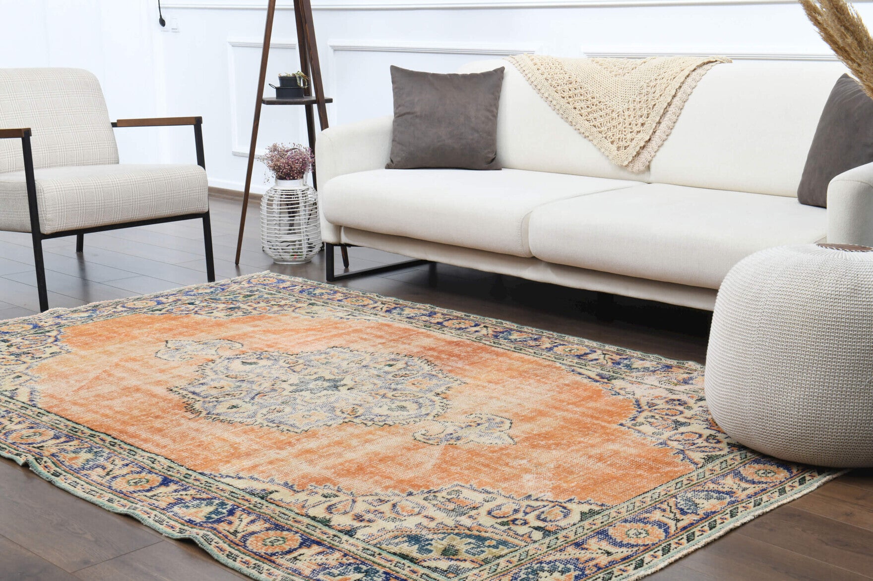 Hand-crafted Anatolian vintage rug Elifbahar in wool, 1970s