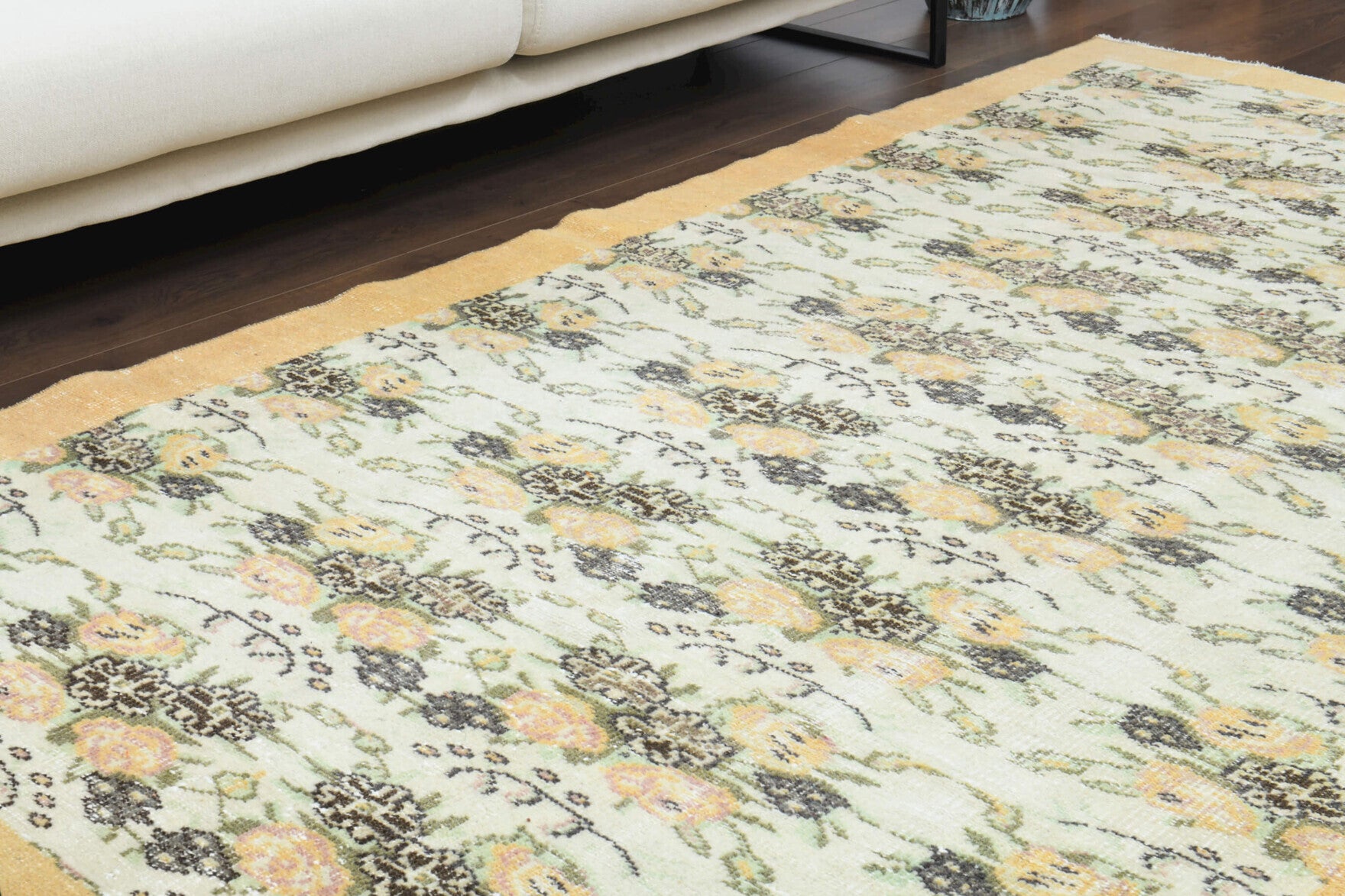 Handmade wool rug from Anatolia, Turkey – Oriental Area Rug 5'4" x 8'8"