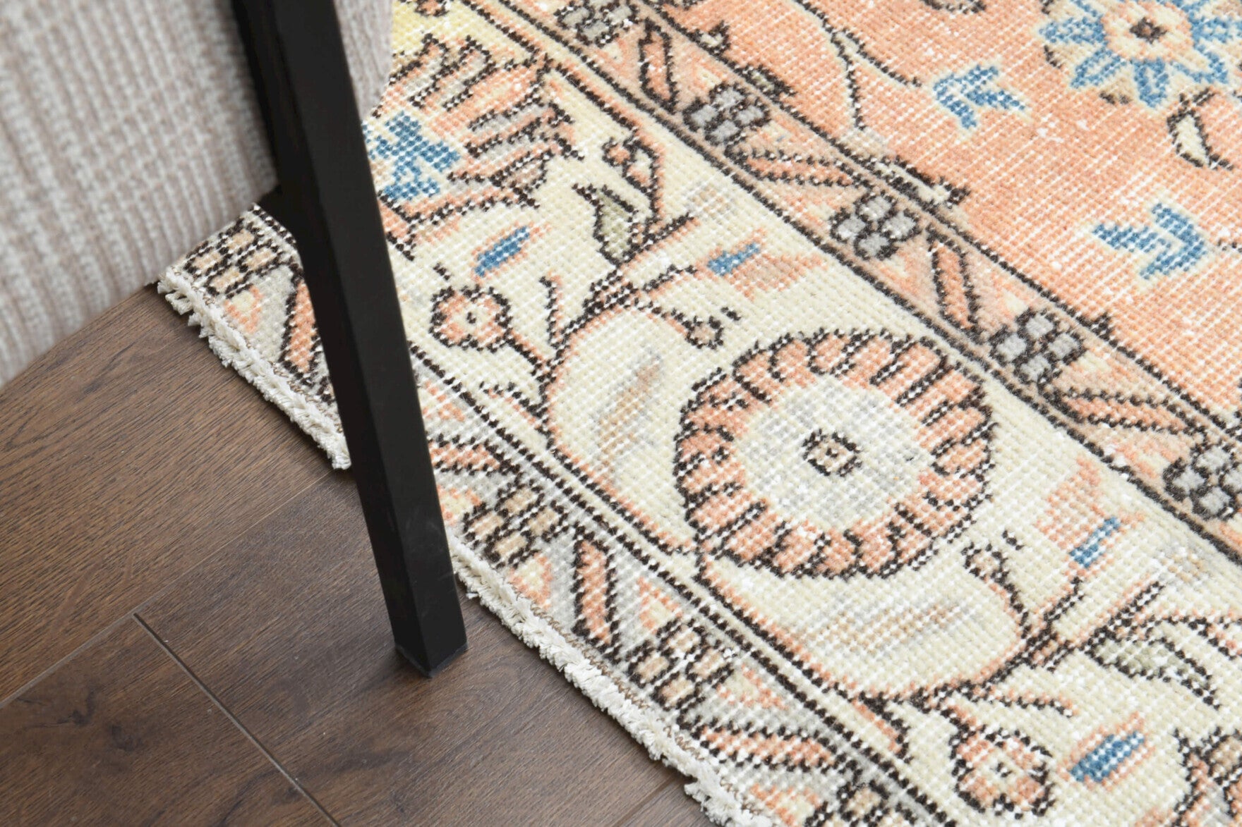 Authentic Anatolian vintage area rug (1970s) with floral design – one-of-a-kind at Fame Rugs
