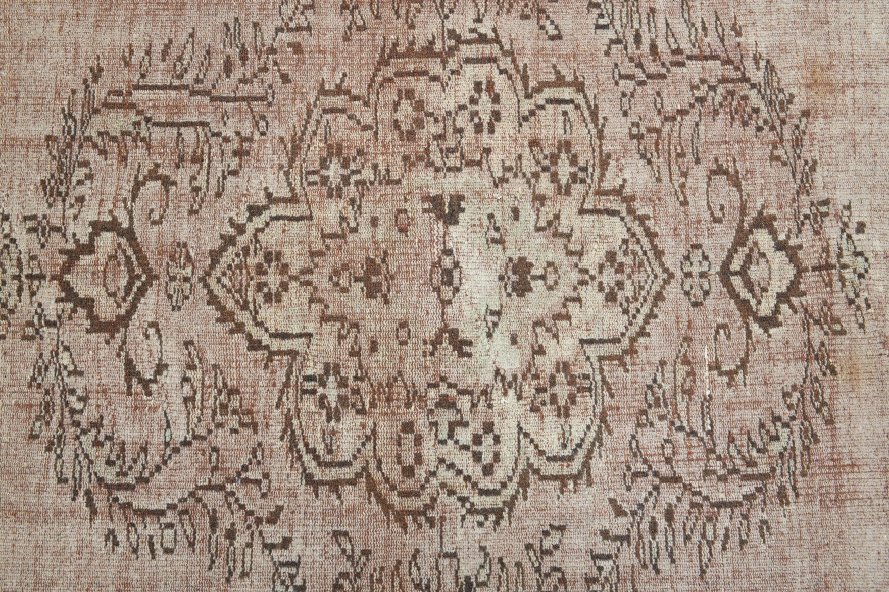 Ebrunisin – vintage medallion rug for living room or bedroom, 5'6" x 8'9" (167x266 cm)
