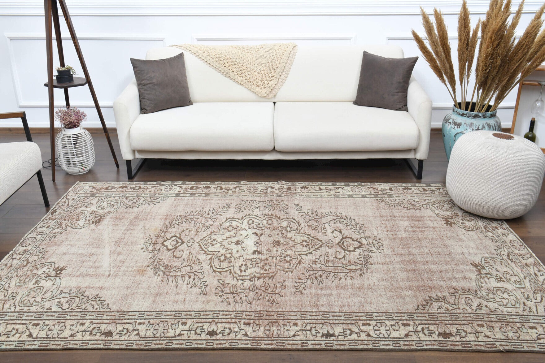 Handmade Medallion Area Rug in wool – 1970s piece from Anatolia, Turkey | Fame Rugs