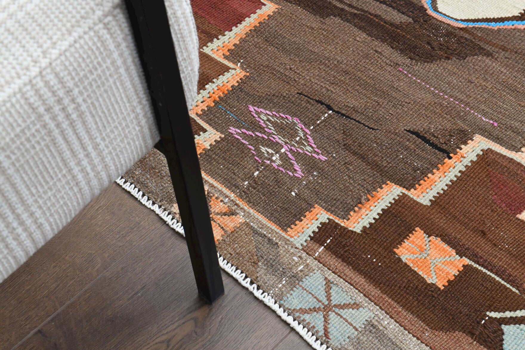 Authentic Anatolian vintage kilim rug (1970s) with oriental design – one-of-a-kind at Fame Rugs