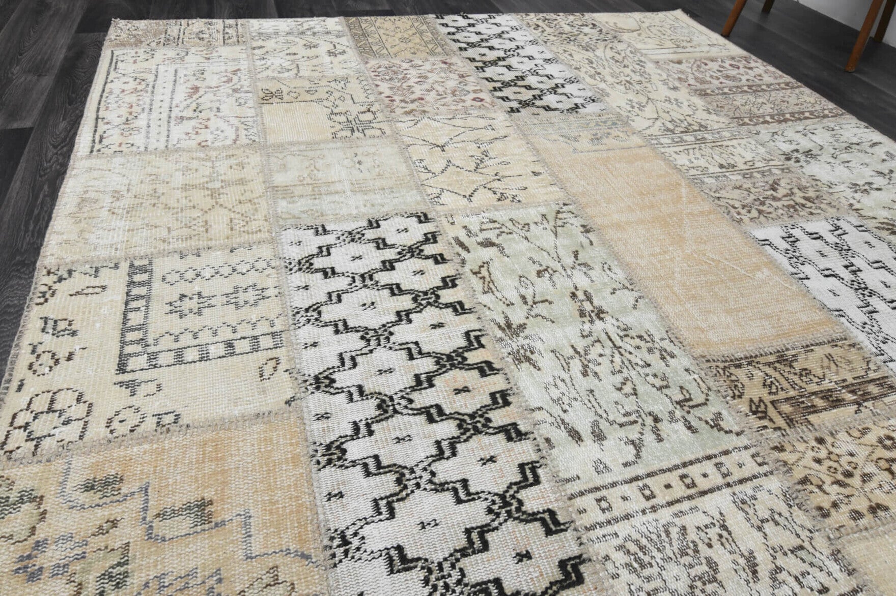 Ceydadeniz rug: 1980s handmade Anatolian rug with oriental motifs and fabric backing