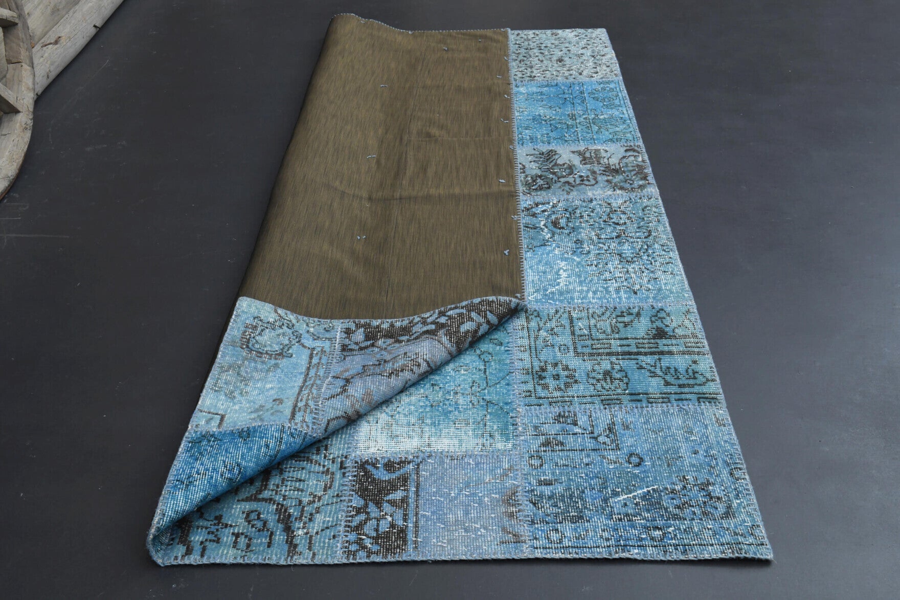 Handmade Vintage Blue Area Rug in wool – 1960s piece from Anatolia, Turkey | Fame Rugs