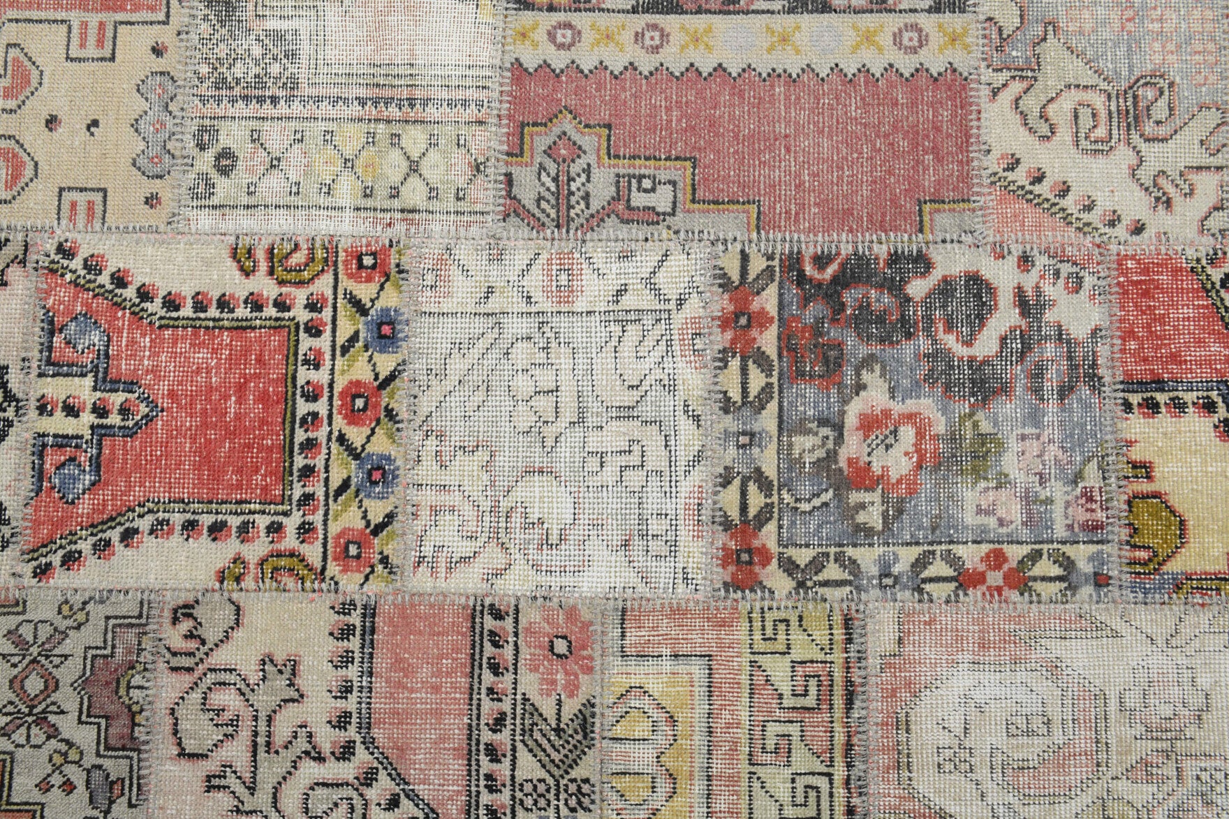 200x302 cm vintage patchwork Anatolian area rug – Berilter, low pile, wool