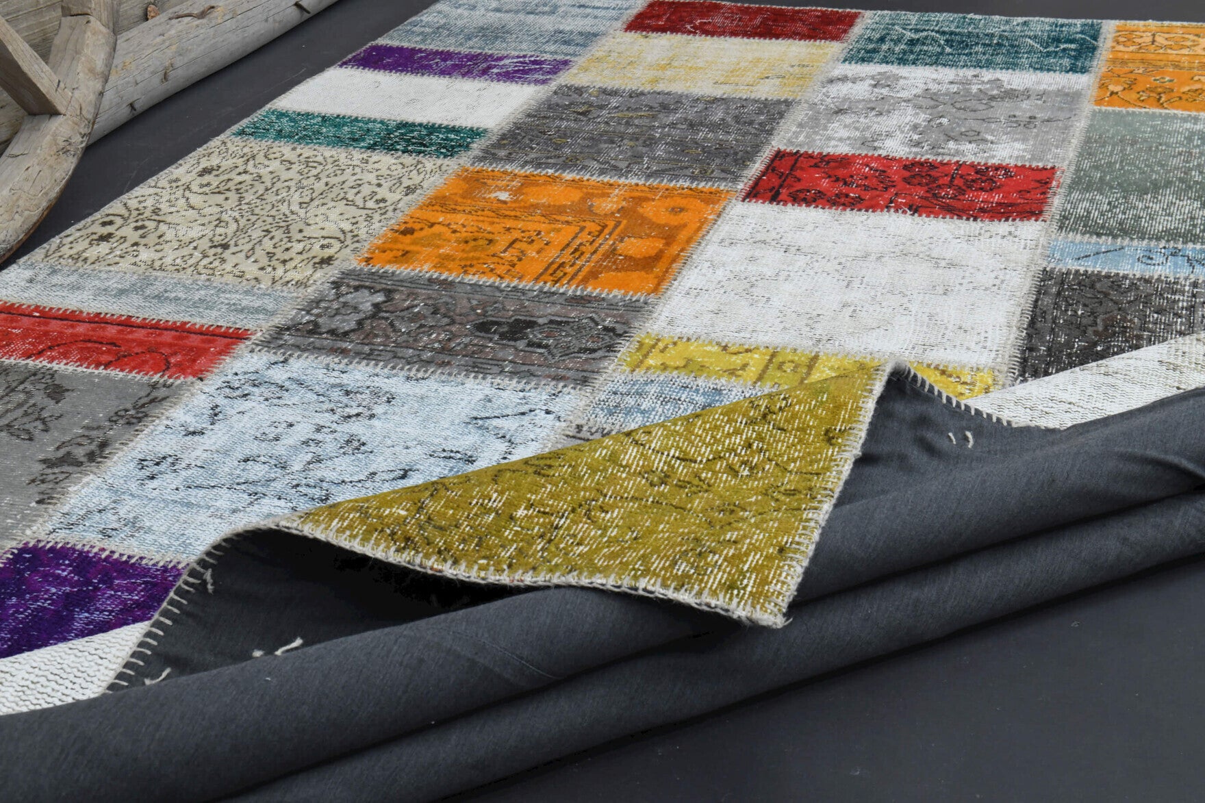 Handmade Vintage Light Colors Patchwork Area Rug in wool – 1960s piece from Anatolia, Turkey | Fame Rugs