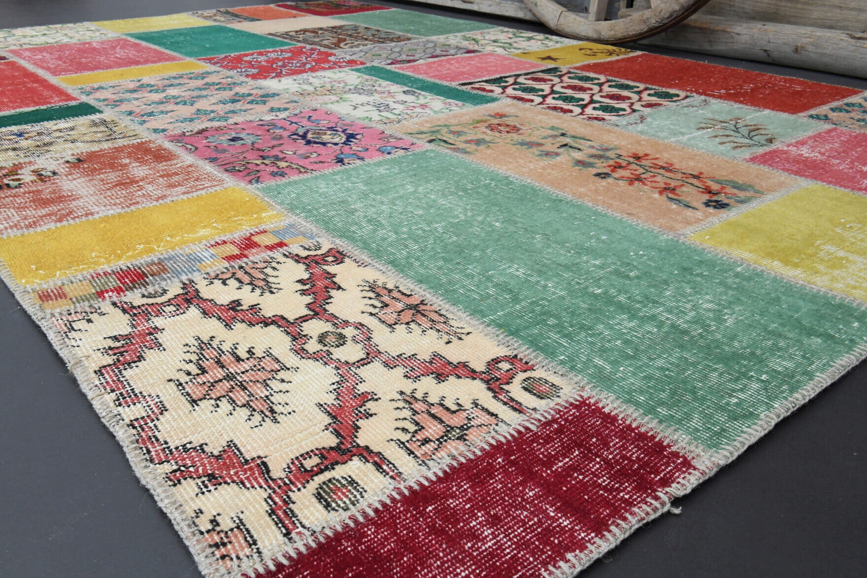 204x304 cm vintage patchwork Anatolian area rug – Badembahar, low pile, wool
