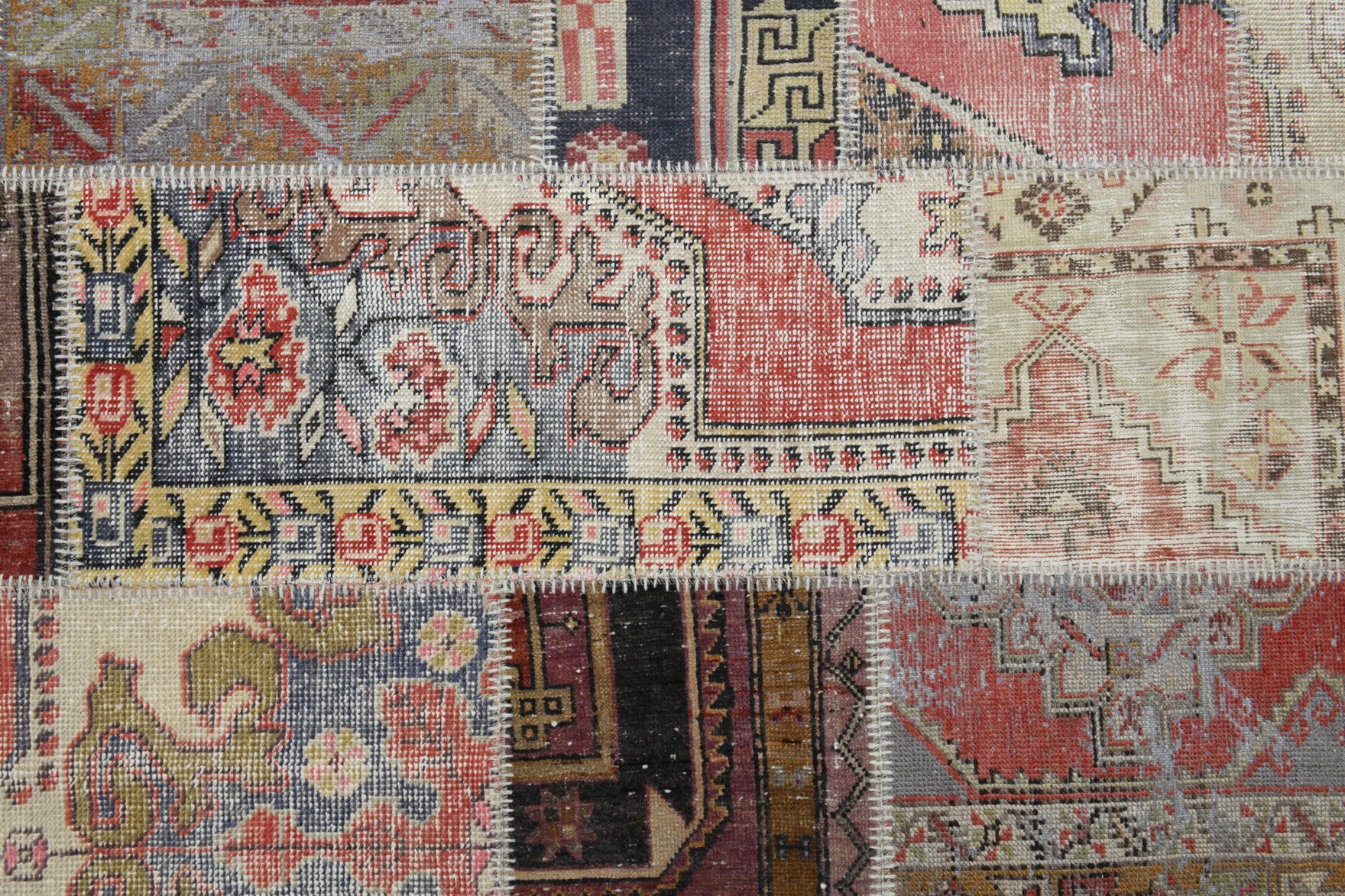 Aybuke – vintage oriental rug for living room or bedroom, 6'7" x 9'11" (201x302 cm)