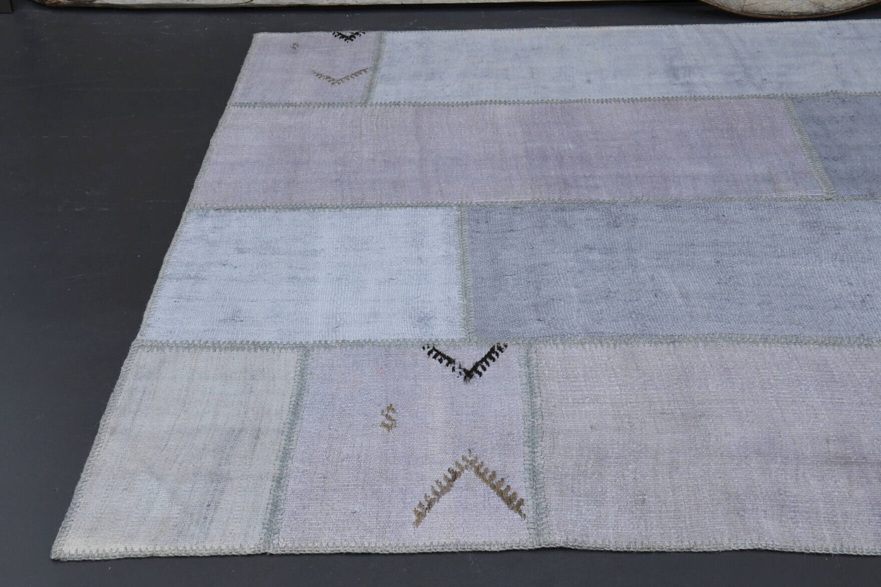 One-of-a-kind 1960s Anatolian vintage kilim rug in wool, 6'4" x 9'8"