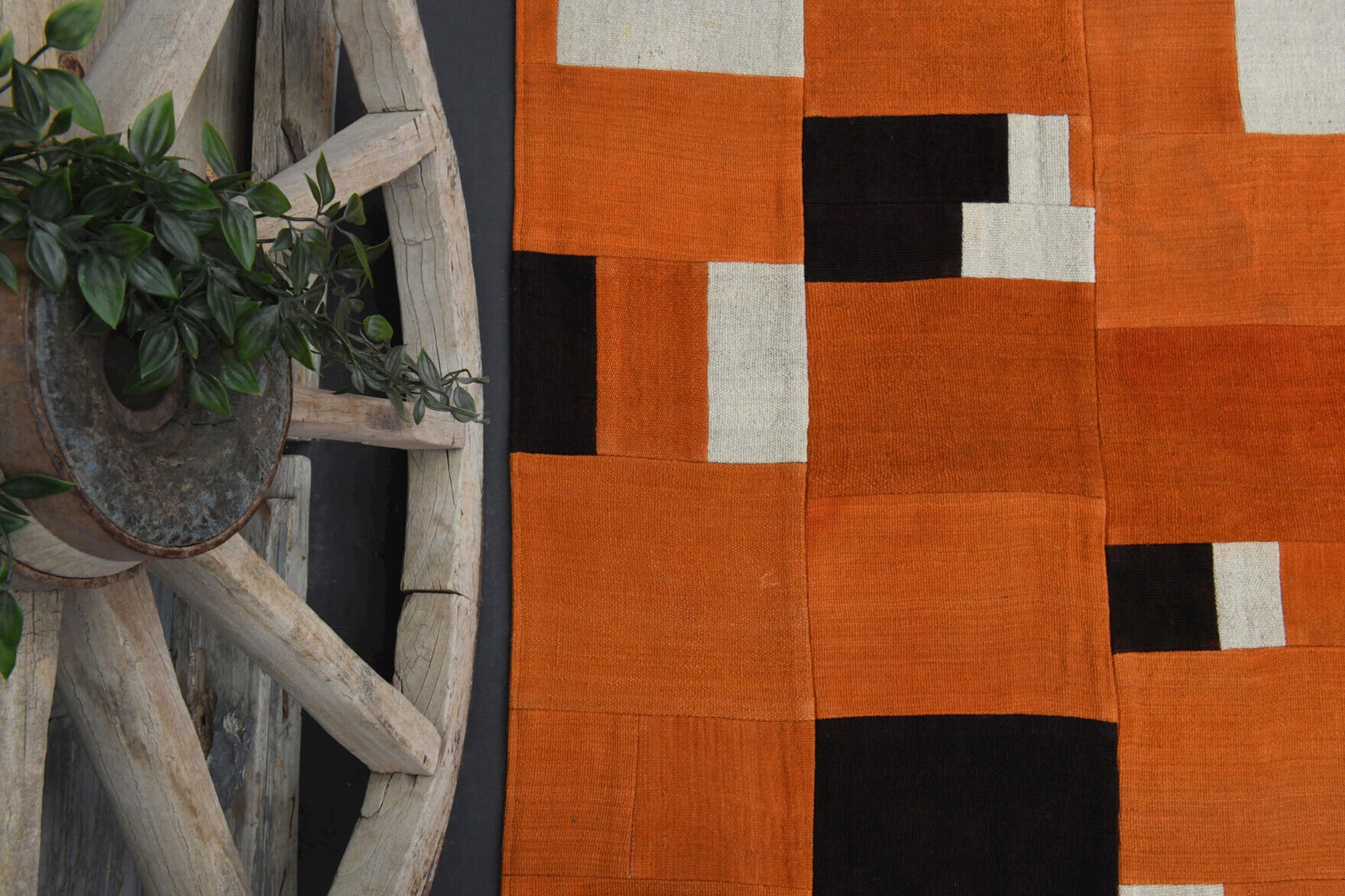 Handwoven flatweave wool kilim from Anatolia, Turkey – Handmade Vintage Area Kilim Rug 6'8" x 7'5"