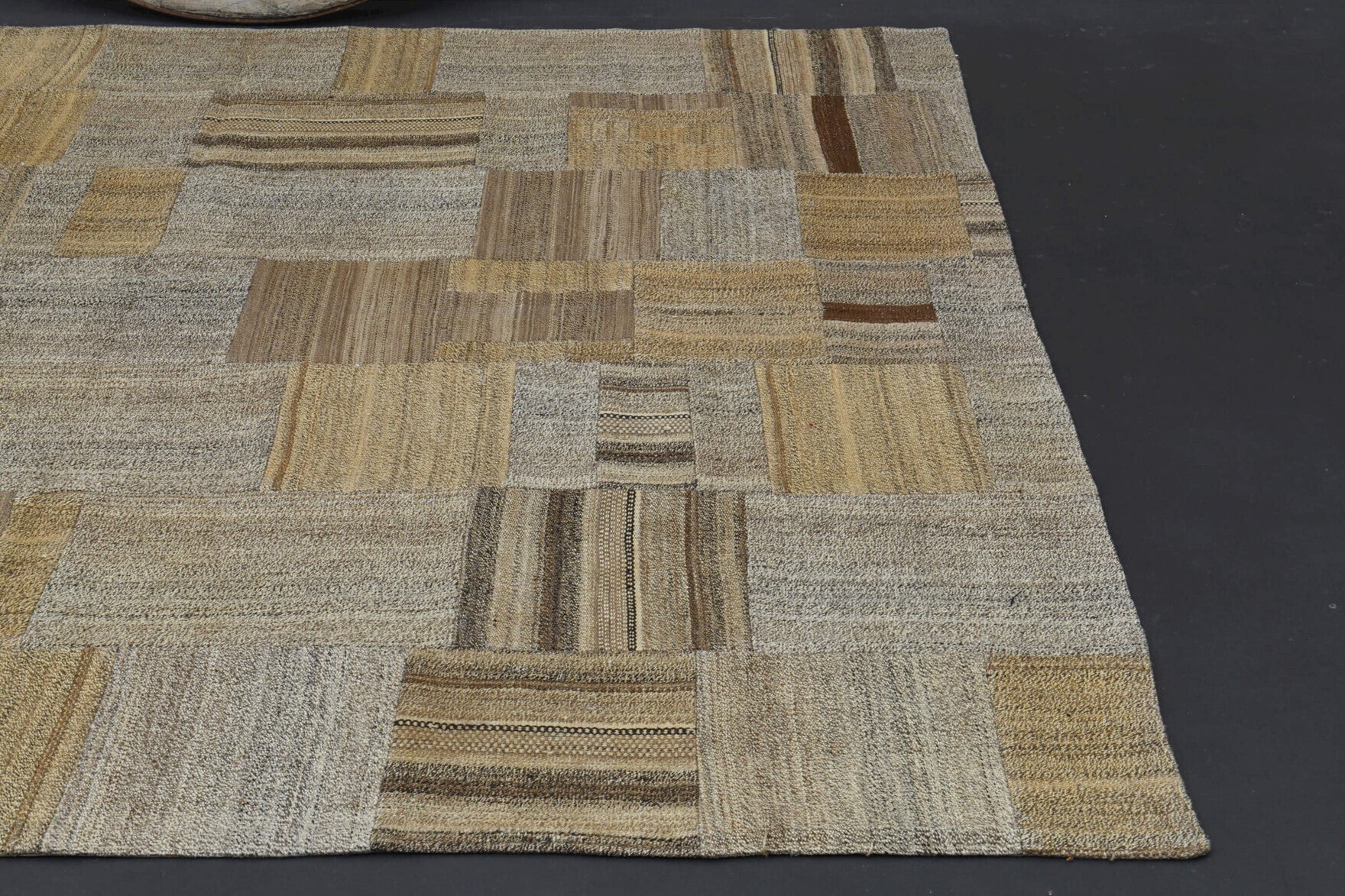 215x255 cm vintage Anatolian kilim rug – Aristokleia, flatweave, wool
