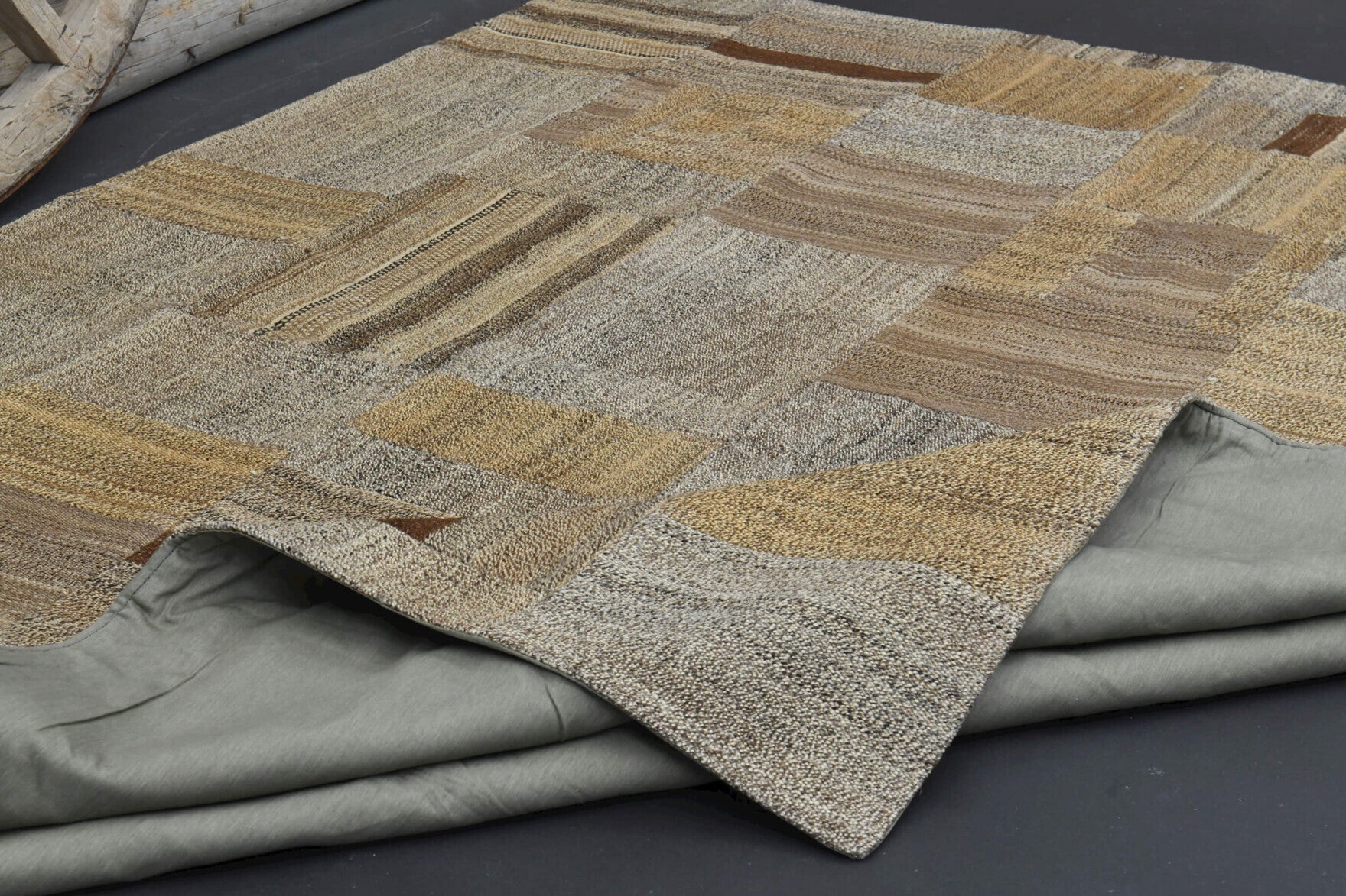 Aristokleia – vintage oriental kilim for living room or bedroom, 7'1" x 8'4" (215x255 cm)
