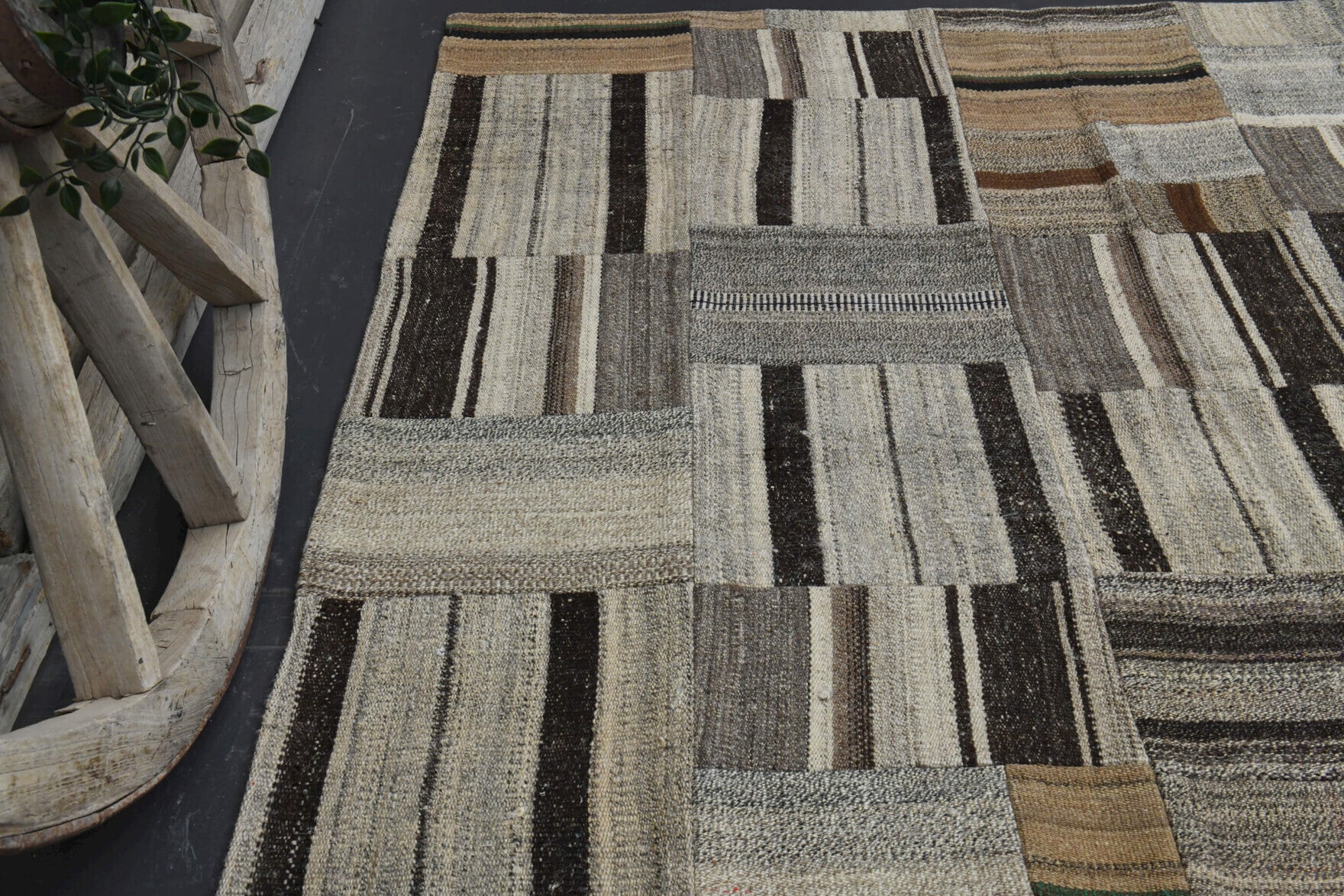 Handwoven flatweave wool kilim from Anatolia, Turkey – Handmade Patchwork Vintage Area Rug 6'1" x 8'6"