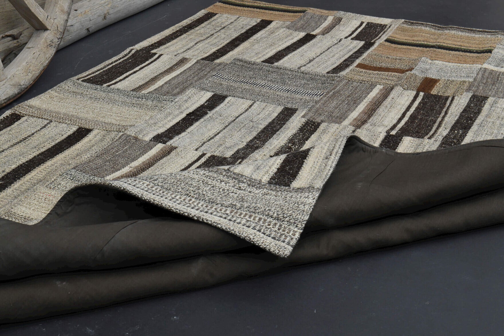 Hand-crafted Anatolian vintage kilim Argyrothea in wool, 1960s