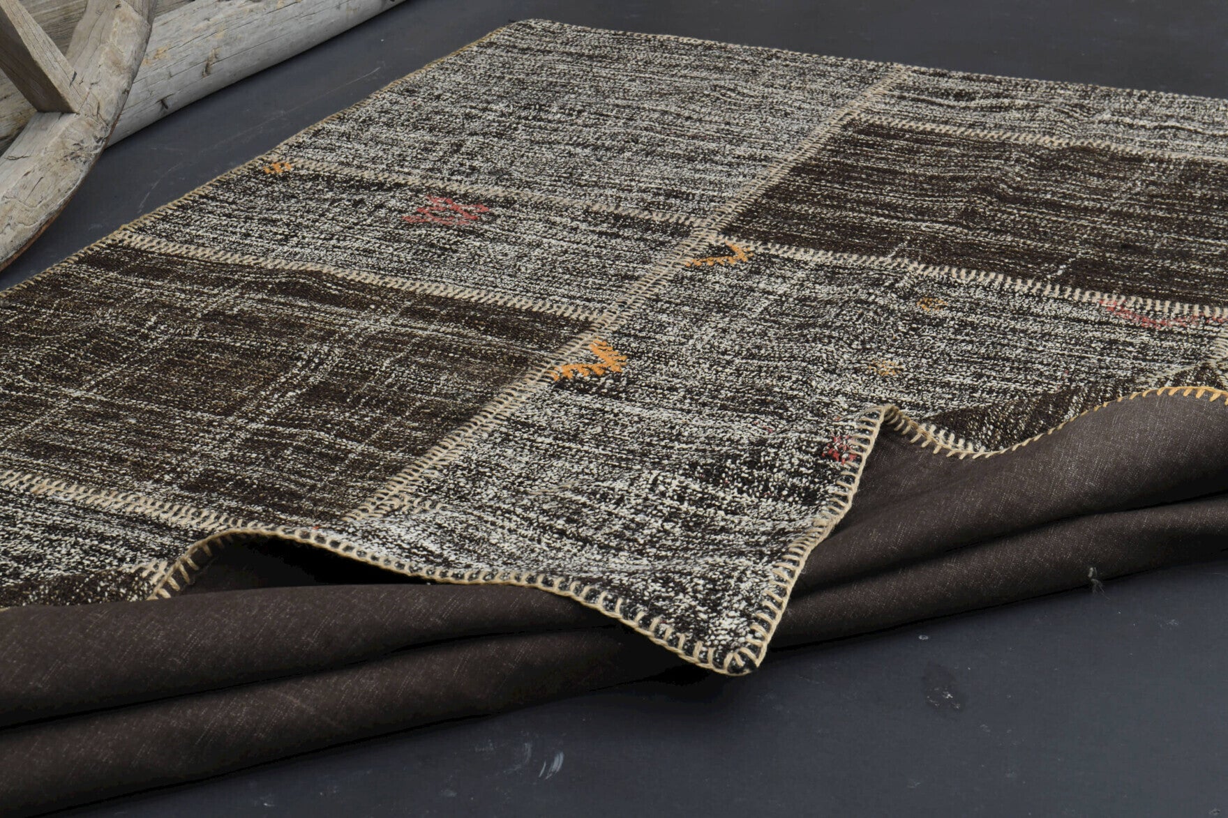 Hand-crafted Anatolian vintage kilim Argyrosela in wool, 1960s