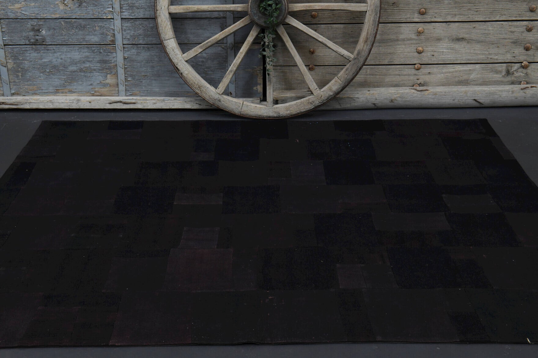 Argyrokleia kilim: 1960s handwoven flatweave Anatolian kilim with oriental motifs