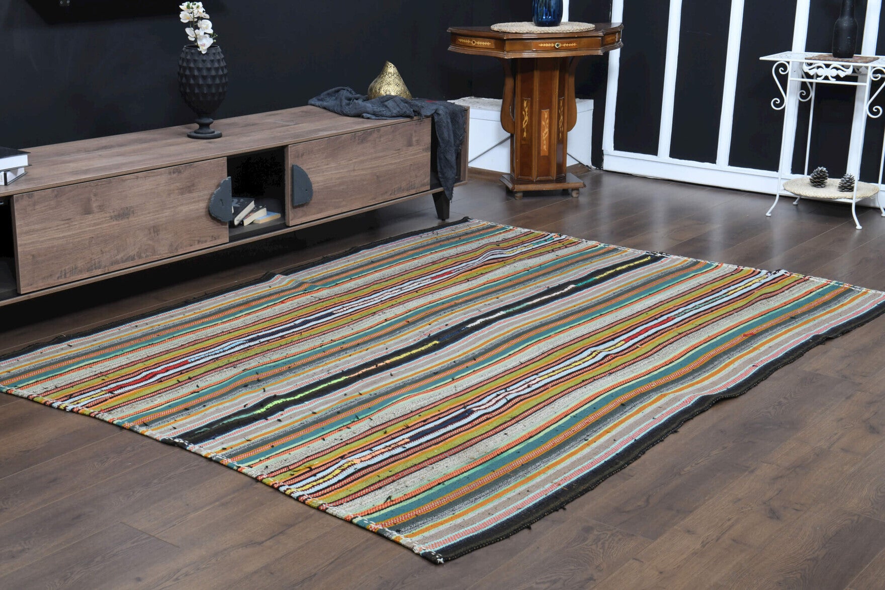 Authentic Anatolian vintage kilim rug (1960s) with oriental design – one-of-a-kind at Fame Rugs