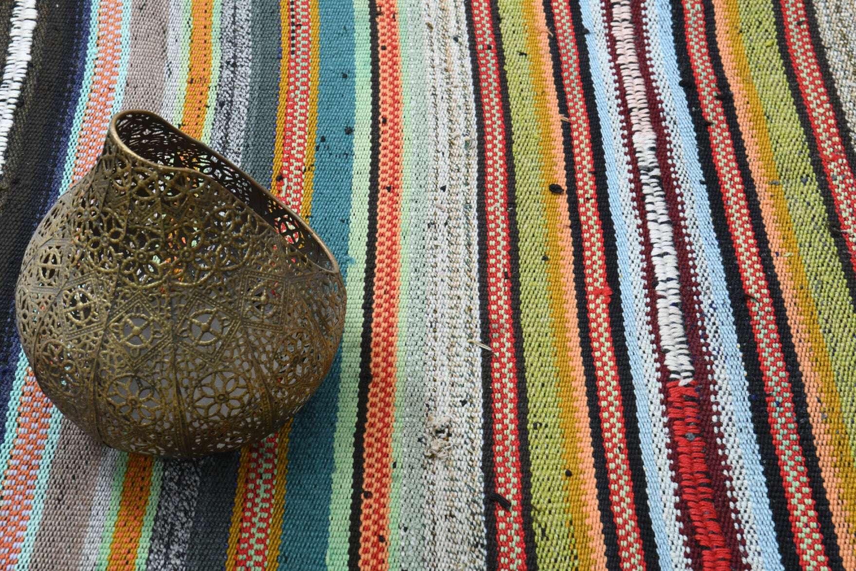 Vintage Handmade Striped Flatweave Carpet in wool – 1960s piece from Anatolia, Turkey | Fame Rugs