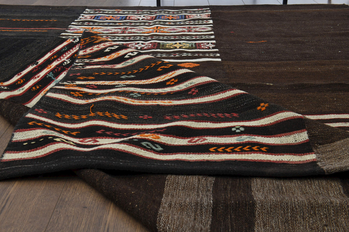 Anthopnoe kilim: 1960s handwoven flatweave Anatolian kilim with oriental motifs