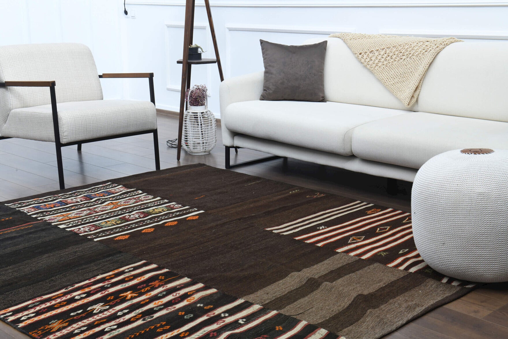 Hand-crafted Anatolian vintage kilim Anthopnoe in wool, 1960s