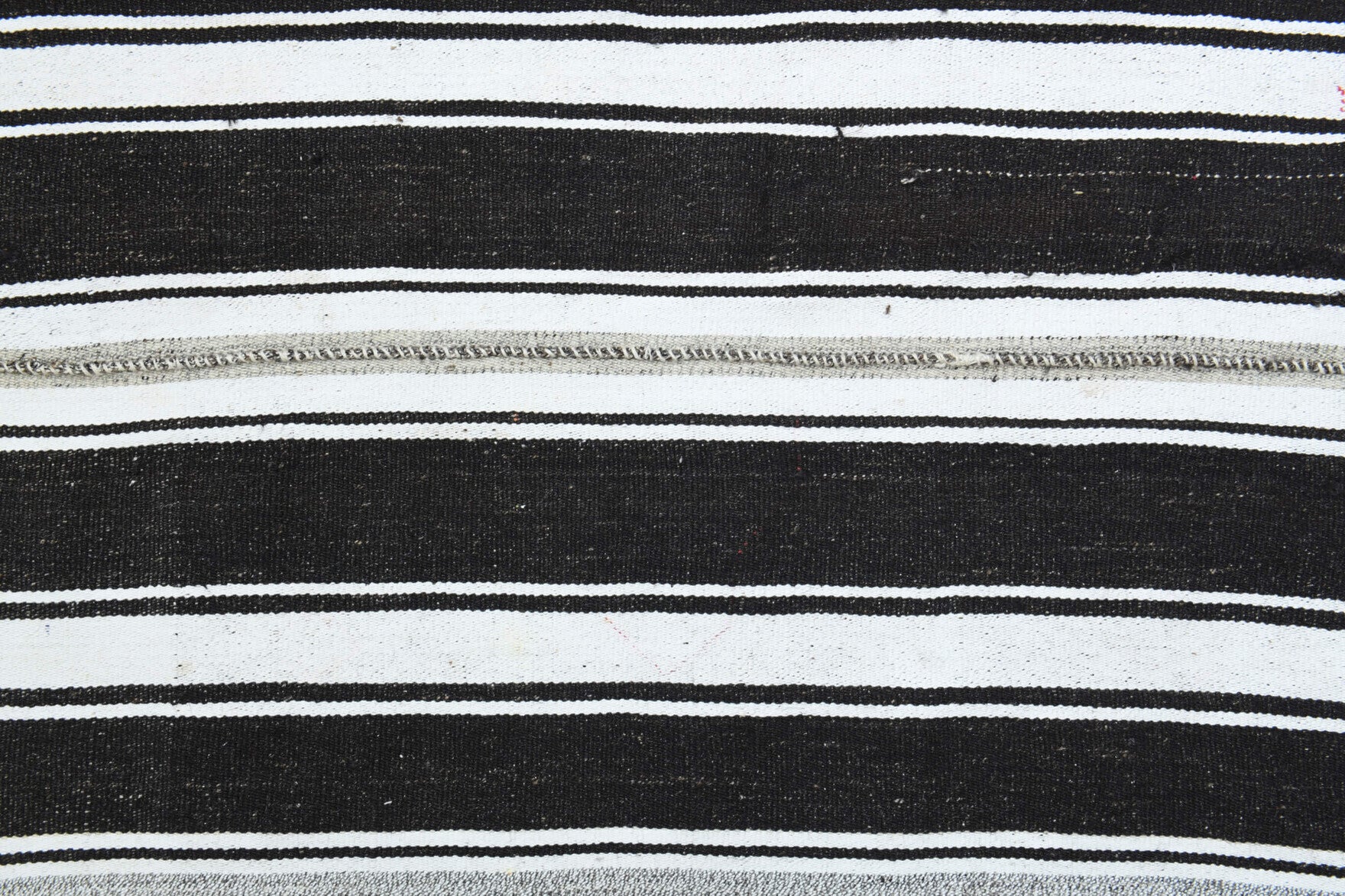 Authentic Anatolian vintage kilim rug (1960s) with oriental design – one-of-a-kind at Fame Rugs