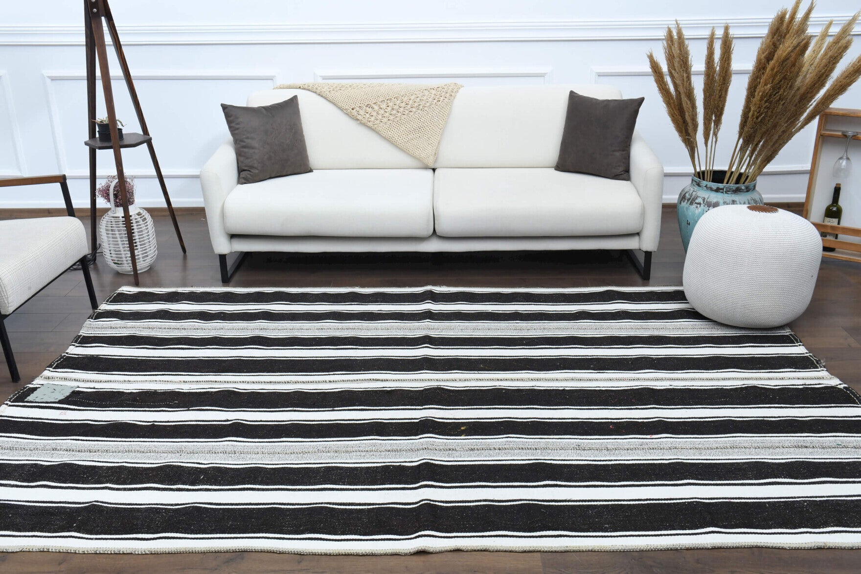 Anthophaessa – vintage oriental kilim for living room or bedroom, 6' x 9'9" (182x296 cm)