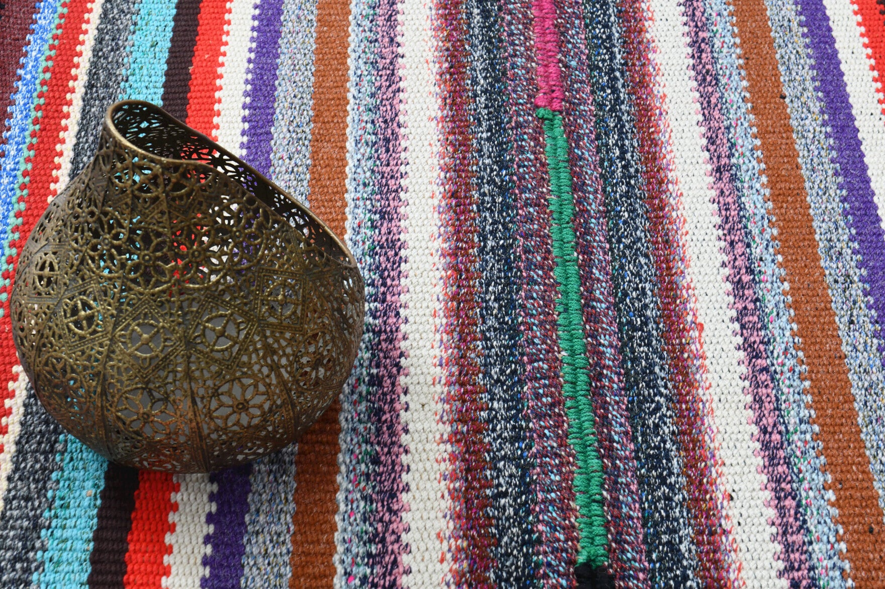 Handwoven flatweave wool kilim from Anatolia, Turkey – Handmade Vintage Area Kilim Rug 5'8" x 9'3"