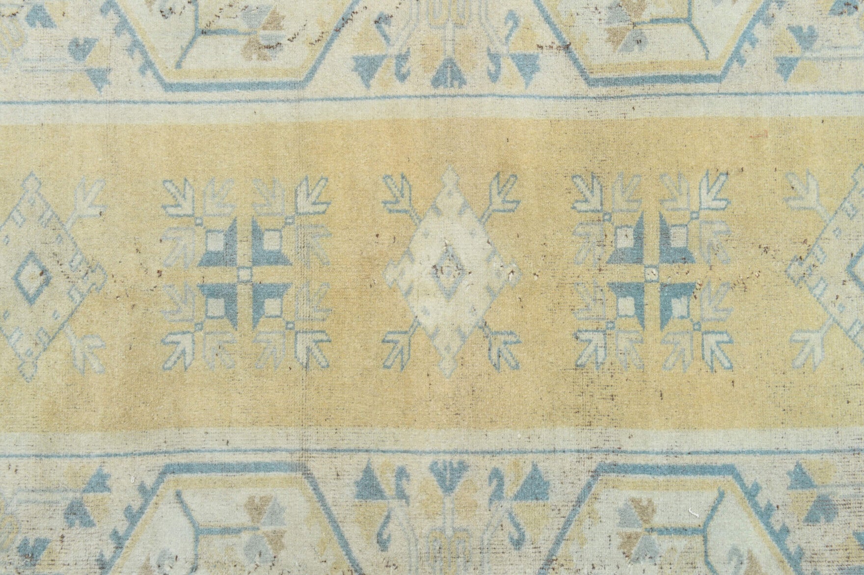Akiksu rug: 1970s handmade Anatolian rug with ikat motifs and cotton backing