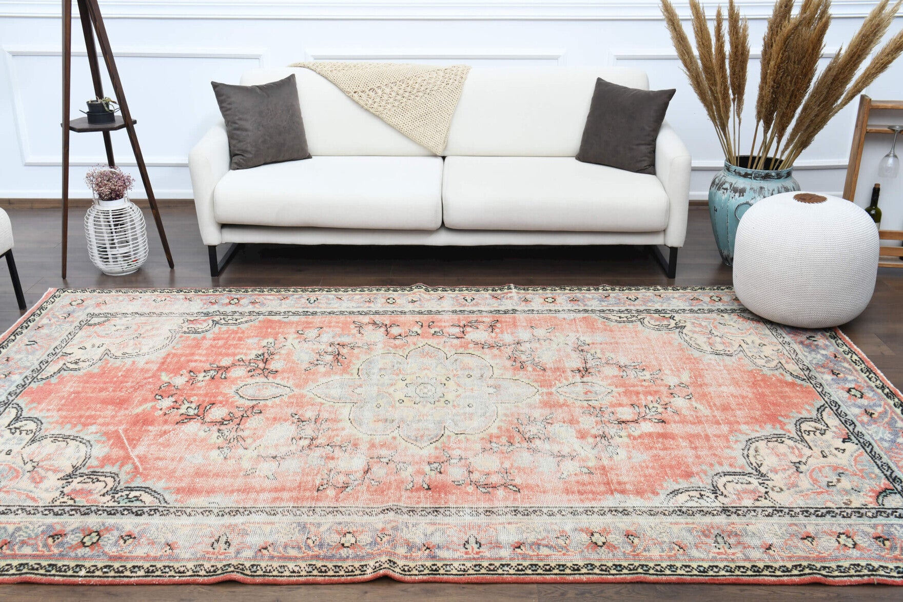Authentic Anatolian vintage area rug (1970s) with oriental design – one-of-a-kind at Fame Rugs