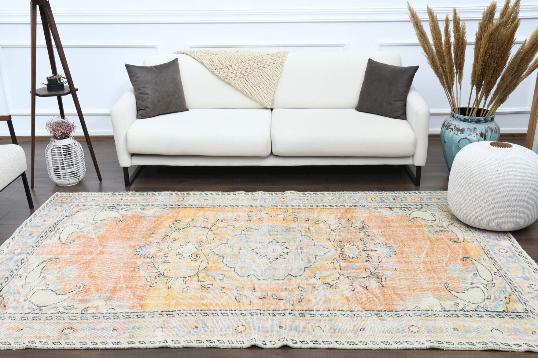 Authentic Anatolian vintage area rug (1970s) with oriental design – one-of-a-kind at Fame Rugs