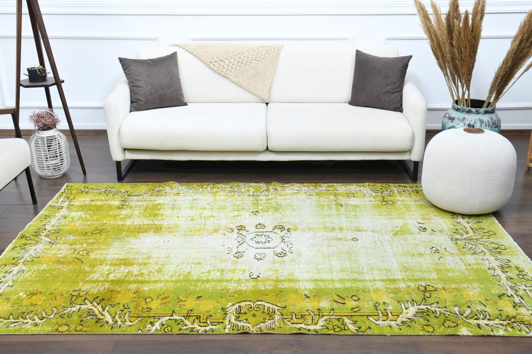 Glaucodike Pistachio – vintage abstract rug for living room or bedroom, 5'3" x 8'7" (160x261 cm)