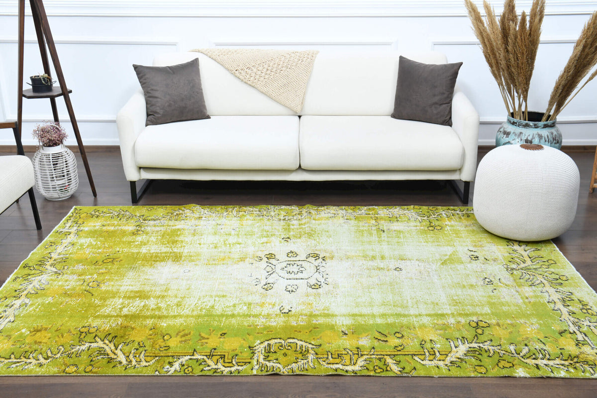 Glaucodike Pistachio – vintage abstract rug for living room or bedroom, 5'3" x 8'7" (160x261 cm)
