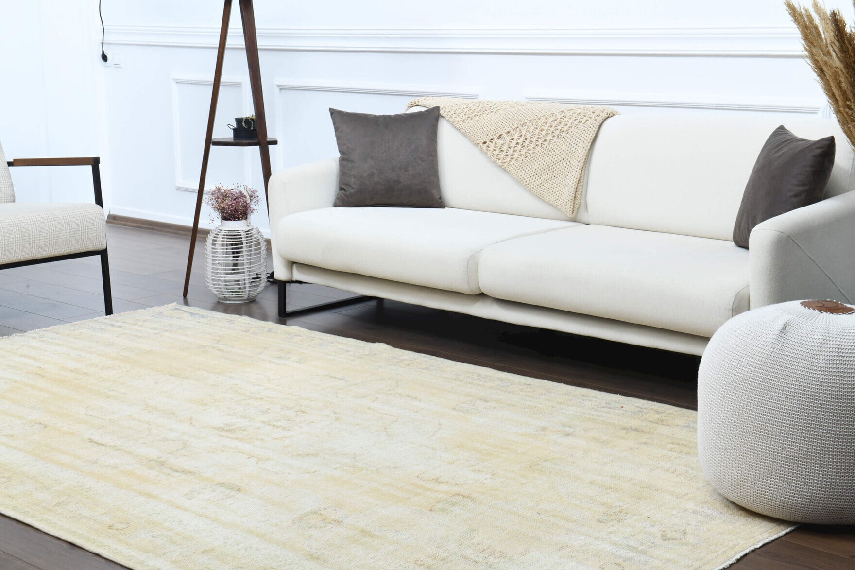 Handmade wool rug from Anatolia, Turkey – Beige Ecru Handmade Antique Area Rug 5'9" x 9'5"