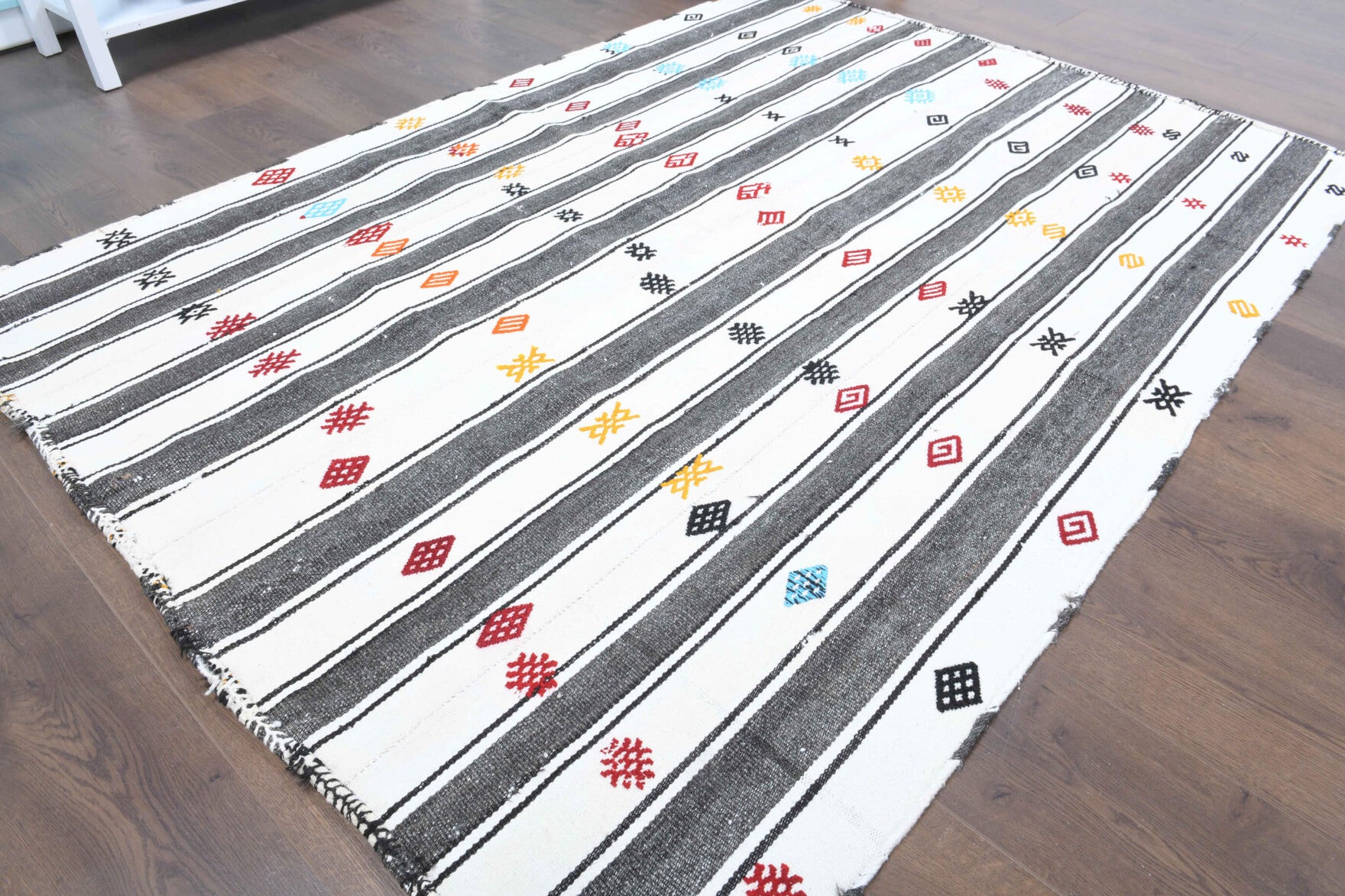 One-of-a-kind 1960s Anatolian vintage kilim rug in wool, 4'10" x 6'8"