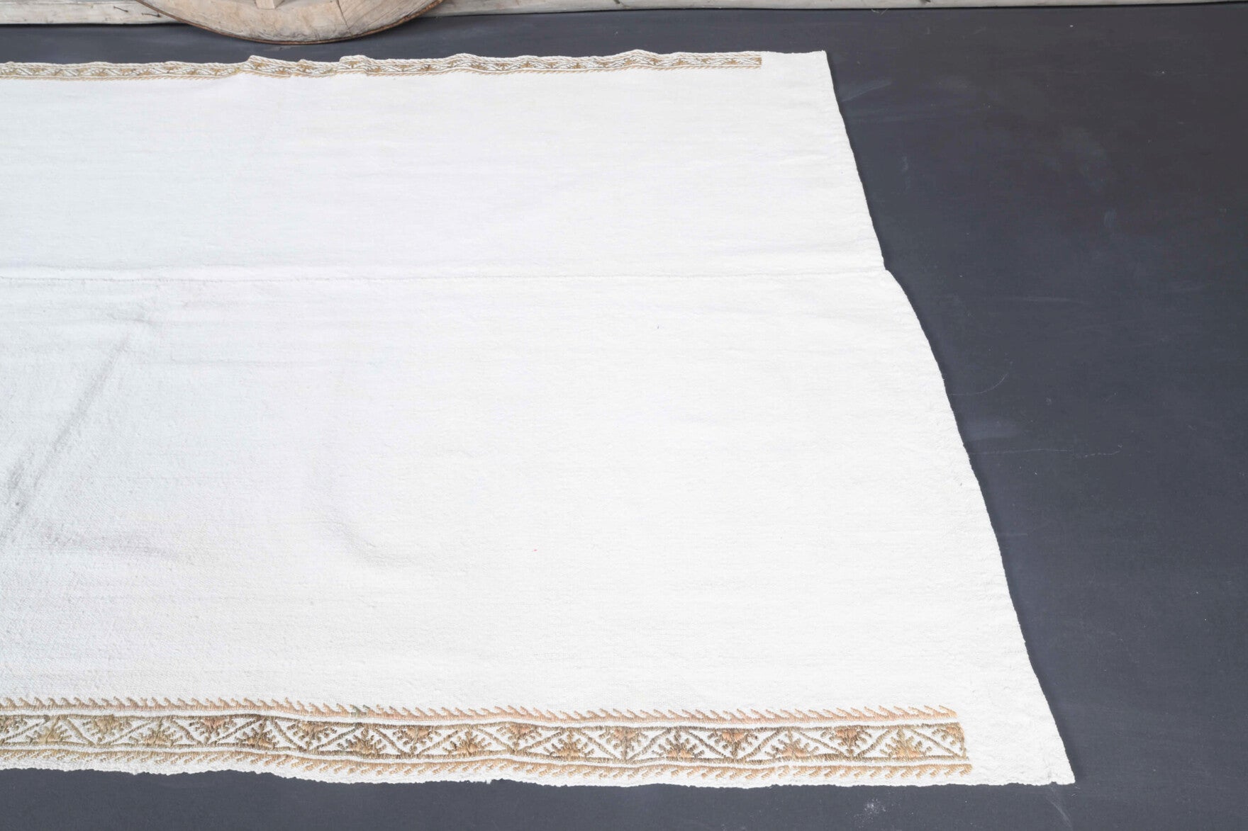 One-of-a-kind 1960s Anatolian vintage kilim rug in wool, 4'3" x 6'6"