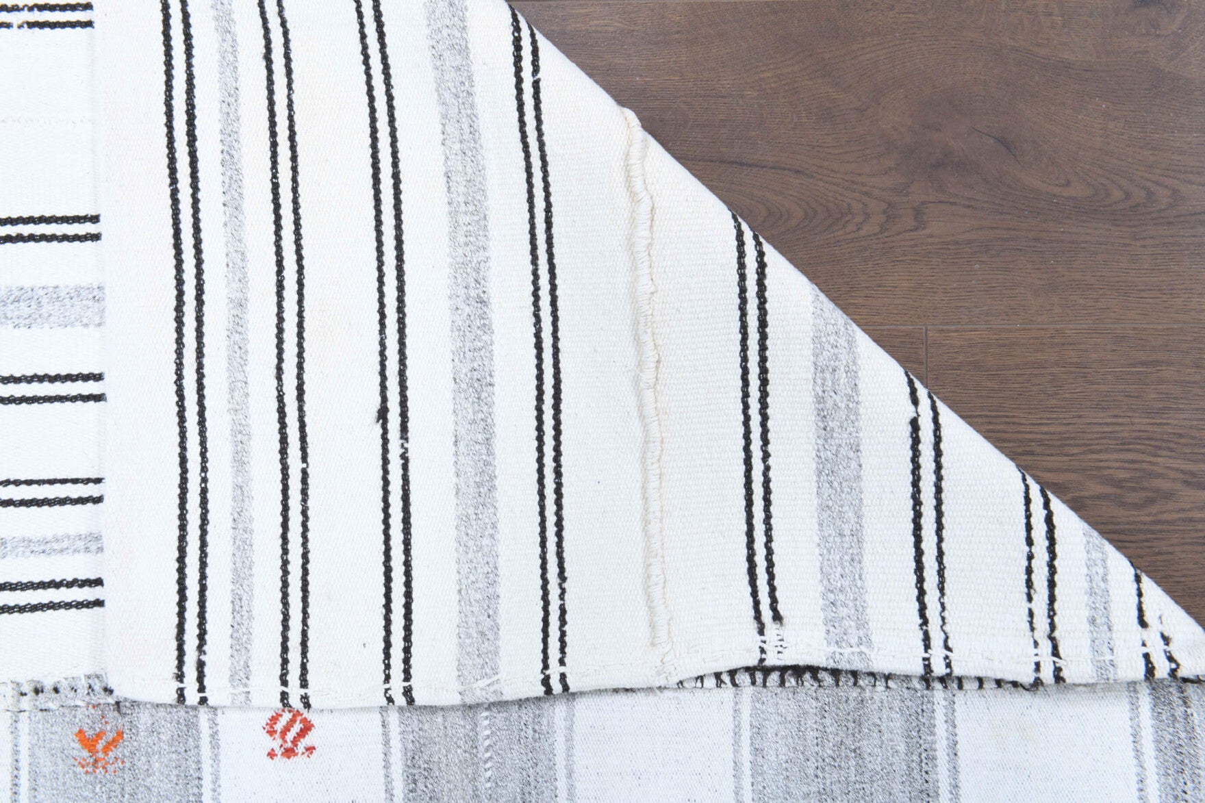 Armine – vintage ikat kilim for living room or bedroom, 5'5" x 7'3" (165x220 cm)