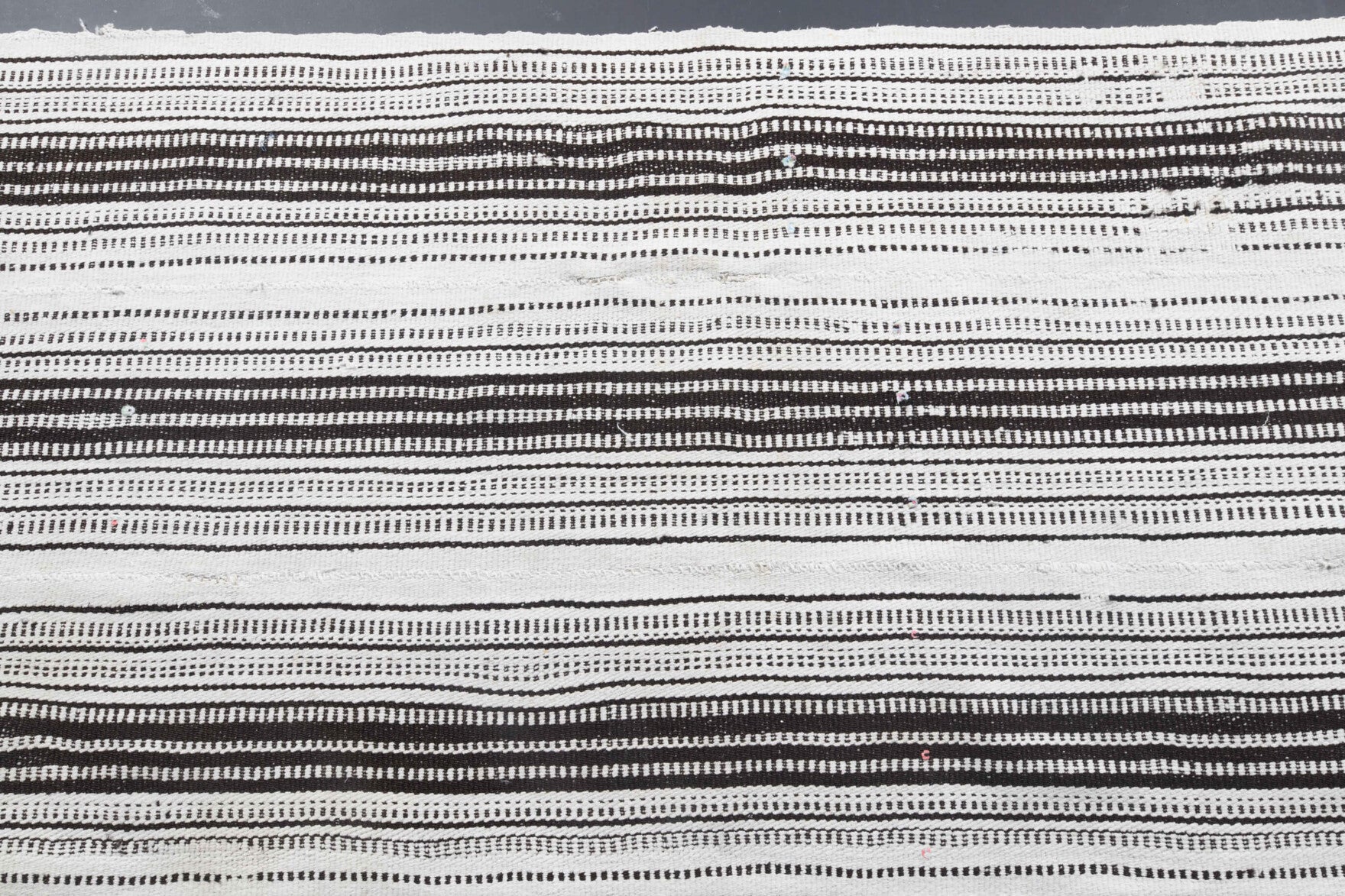 121x216 cm vintage Anatolian kilim rug – Argyrophora, flatweave, wool
