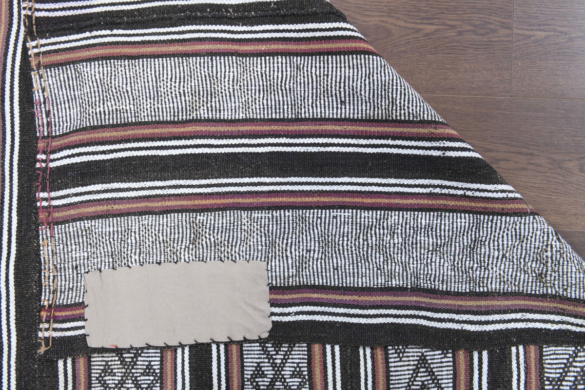 Anthopheme – vintage ikat kilim for living room or bedroom, 5'9" x 6'11" (176x210 cm)